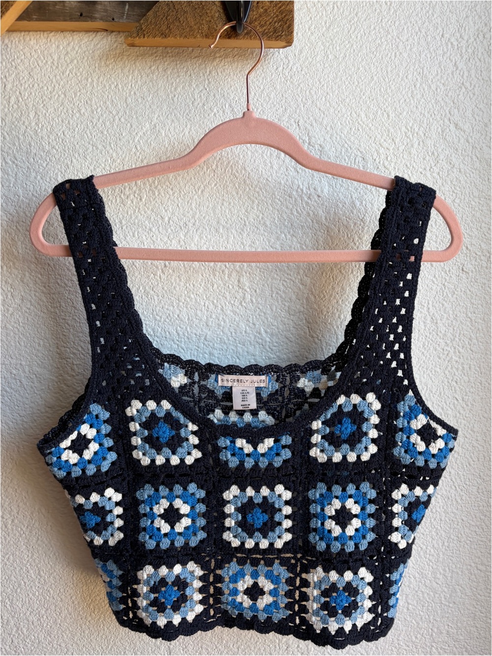 Sincerely Jules Navy Granny Square Crop Top Large